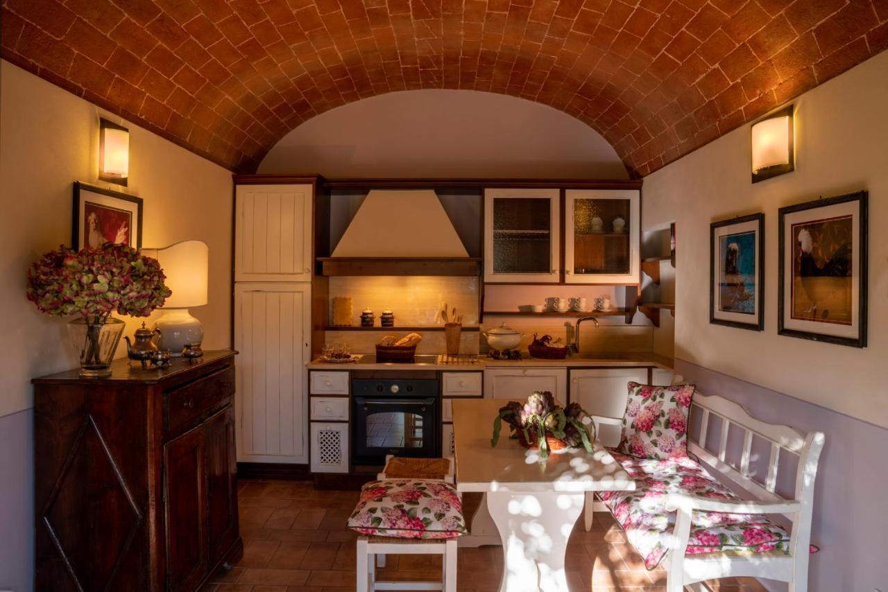 Borgo San Benedetto Guest House Montaione Bagian luar foto