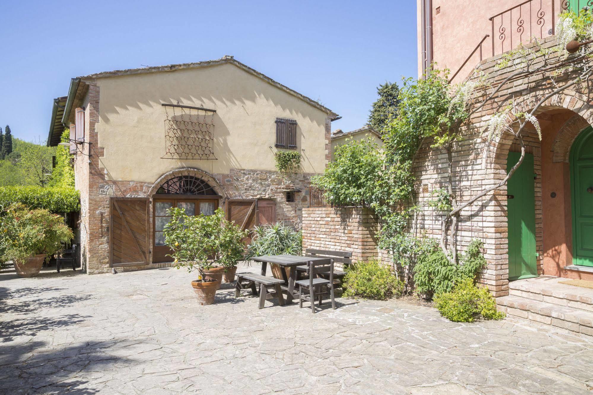 Borgo San Benedetto Guest House Montaione Bagian luar foto